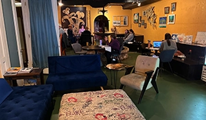 DeBeen Coffee House Seating