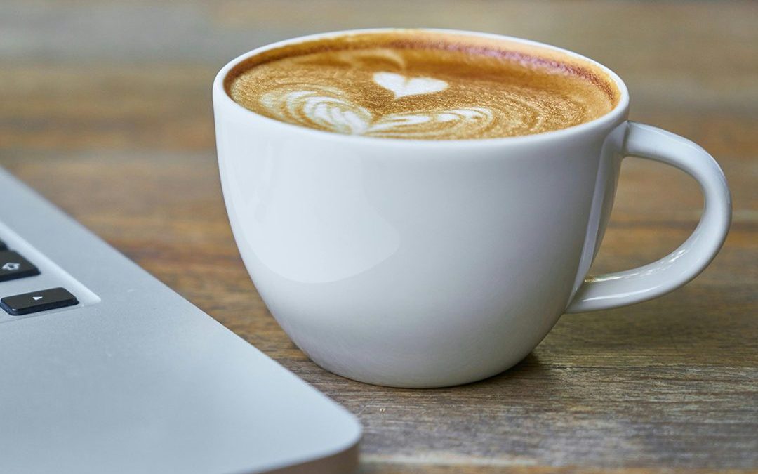 Cafe Au Lait vs Latte Coffee with Coffee Art